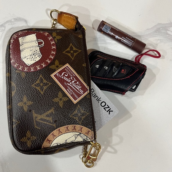 Party Perfect. LV Authentic Collector’s item. Louis Vuitton leather small bag - Picture 5 of 8